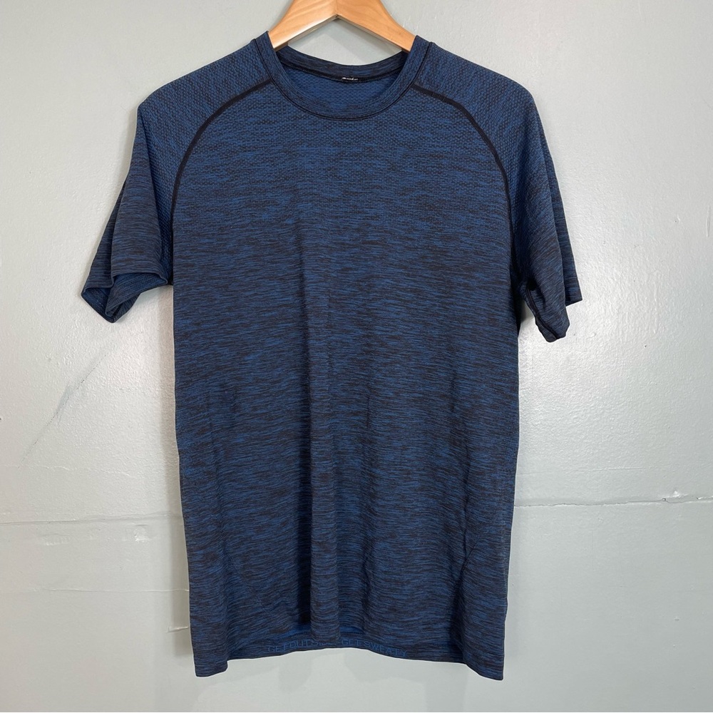 Lululemon Men's Metal Vent Tech Short Sleeve Shirt Size Medium Blue Black